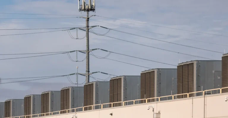 “Trump and Mid-Atlantic Governors Advocate for Tech Companies to Fund New Power Plants”